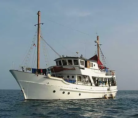 M/y Connda Vennessa 1975 船上ホテル